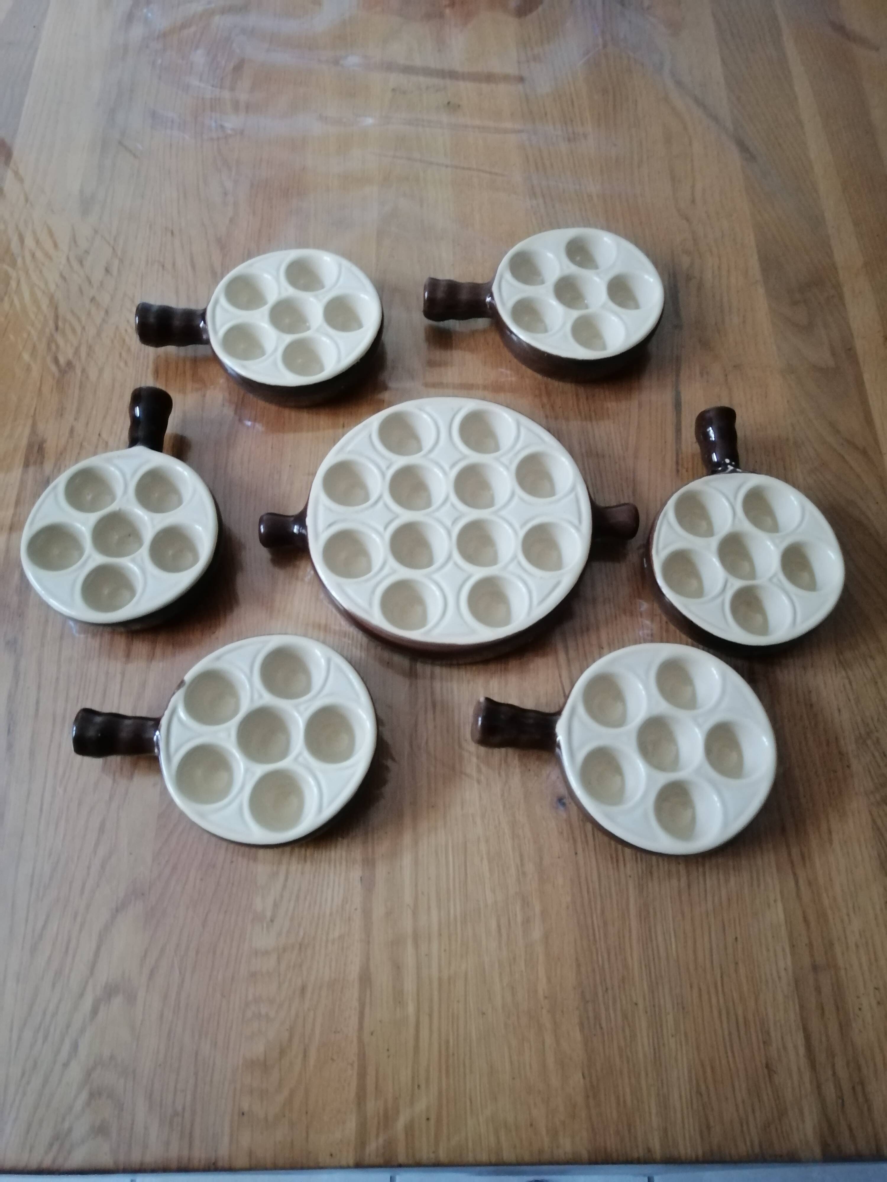 Service set of 7 ceramic snail pieces