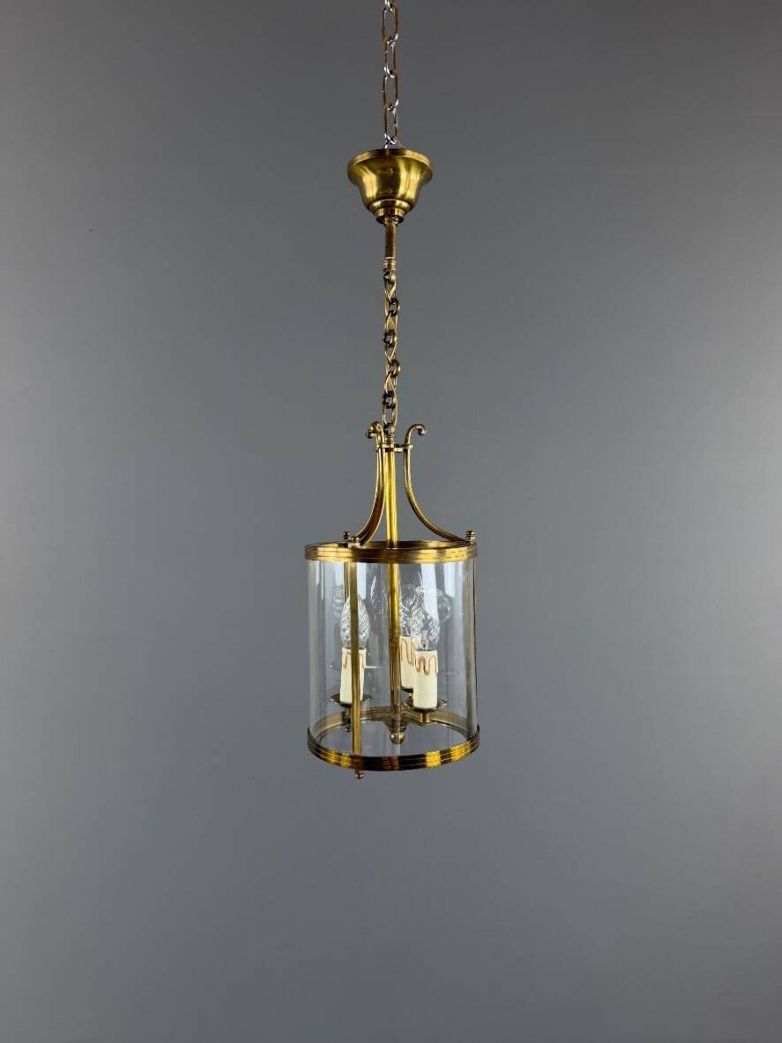 Lanterne cylindrique en laiton et verre, XXe Siècle