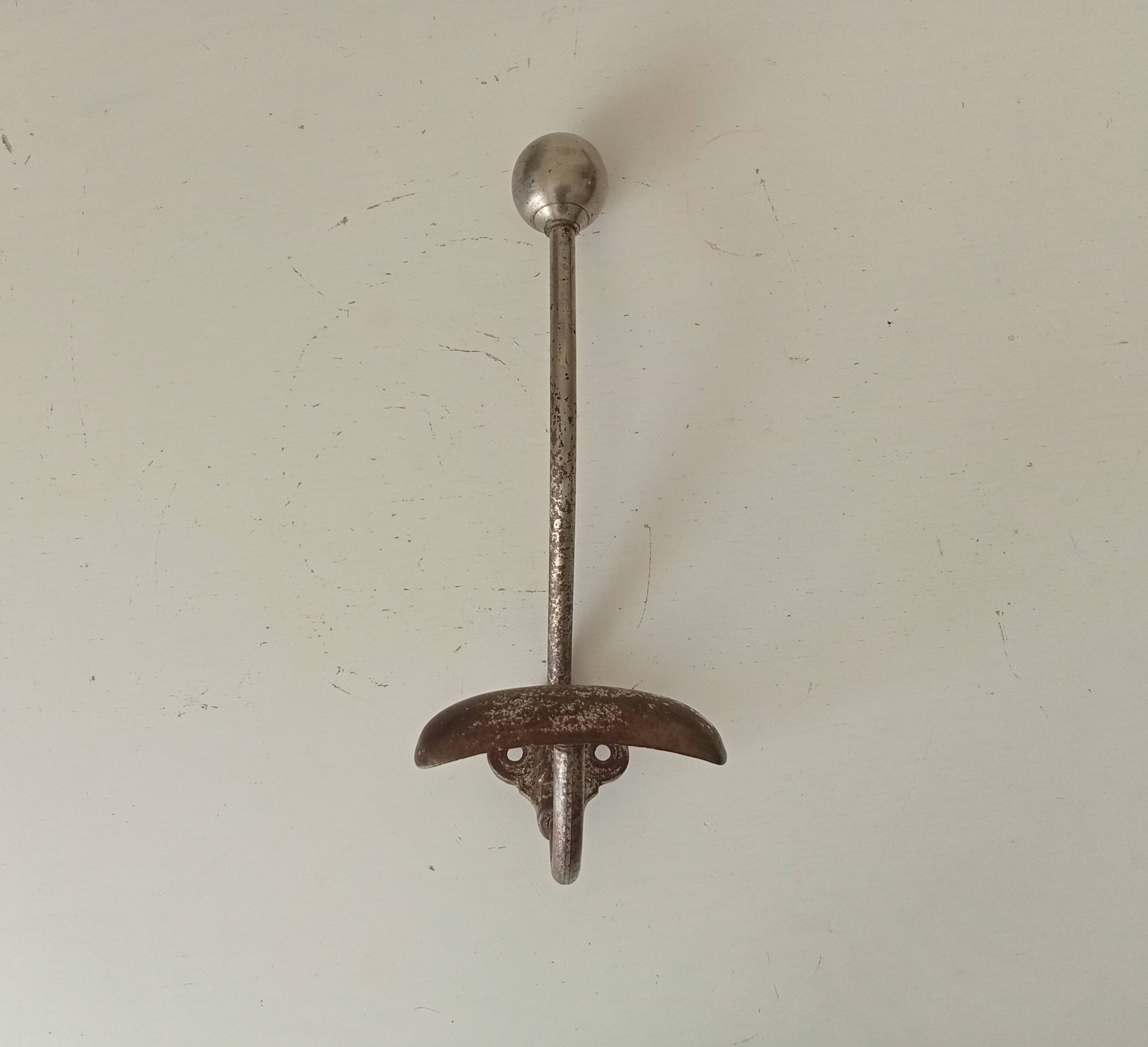 Patère porte manteau mural ancien en acier