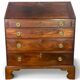 Commode, secrétaire, scriban de pente anglais en acajou, Angleterre XVIIIème