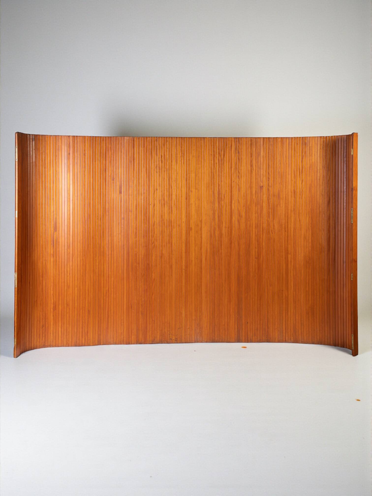 Baumann Sons & Company, large screen made of beech slats circa 1930-1940