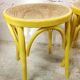 Duo de tabourets en bois et cannage