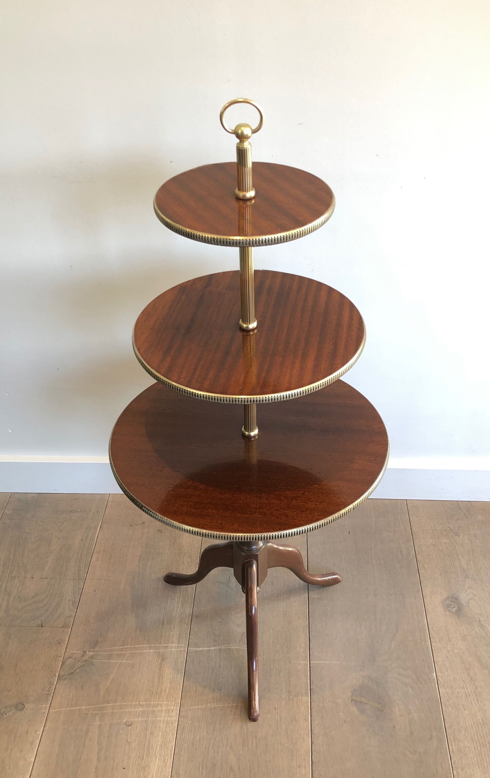 Round table of neoclassical style with triple plateaux 1940