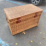 Wicker travel trunk