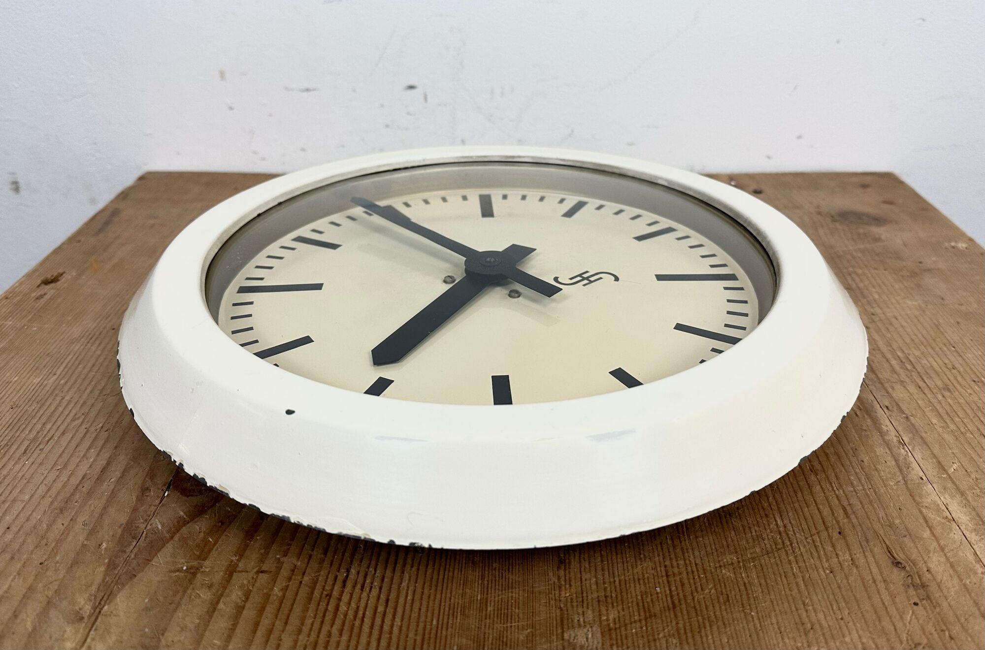 Beige industrial factory wall clock from Siemens, 1950s