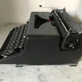 Royal typewriter, circa 1940