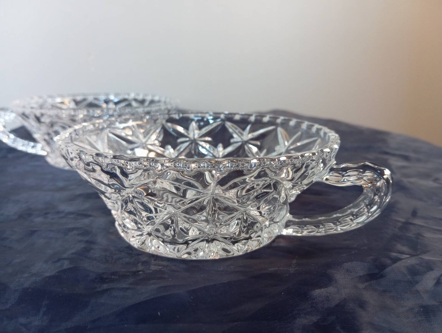 7 luminous crystal bowls, for dessert, fruit salads, vintage