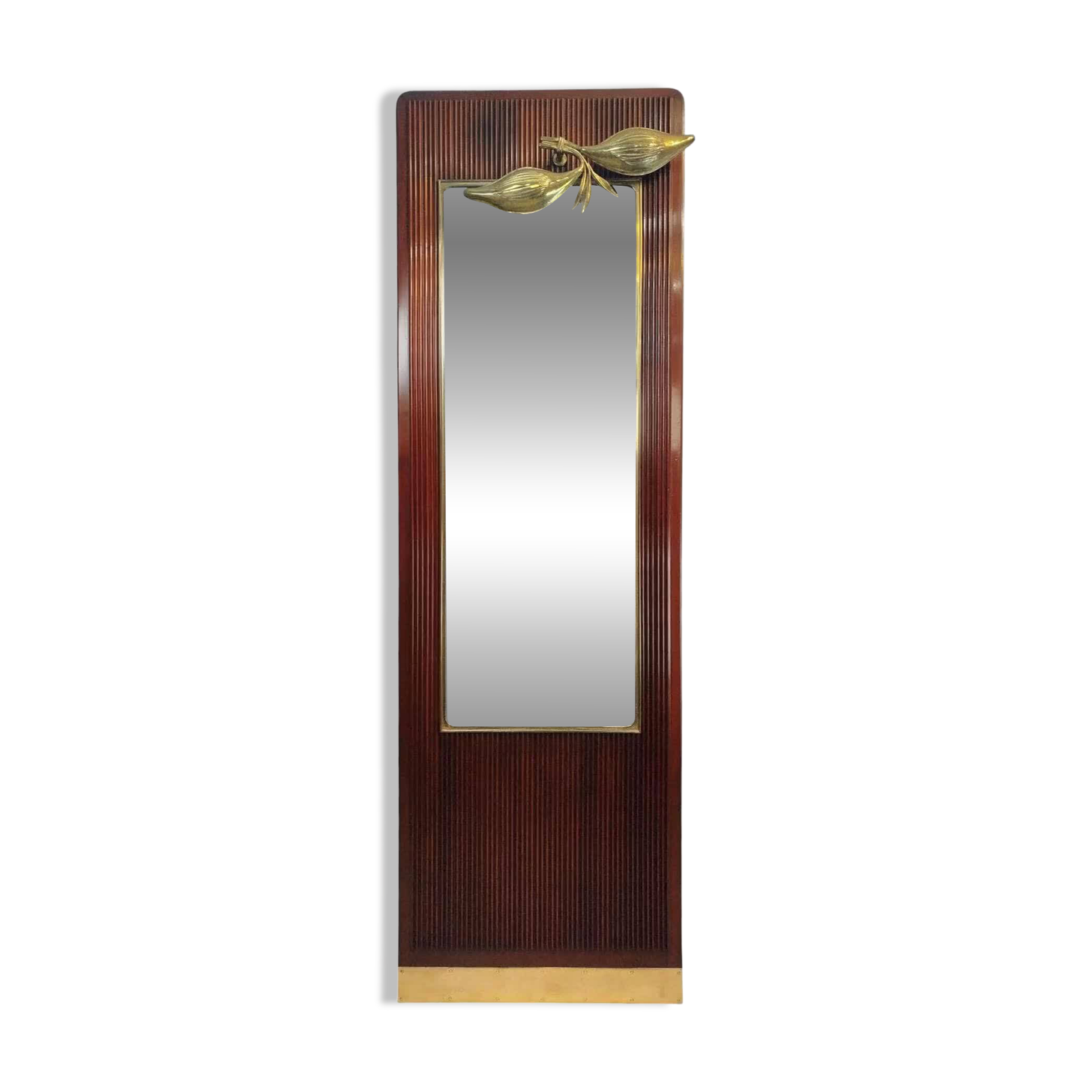 Floor mirror with fluted wood and brass lamp, Buffa/Borsani style.