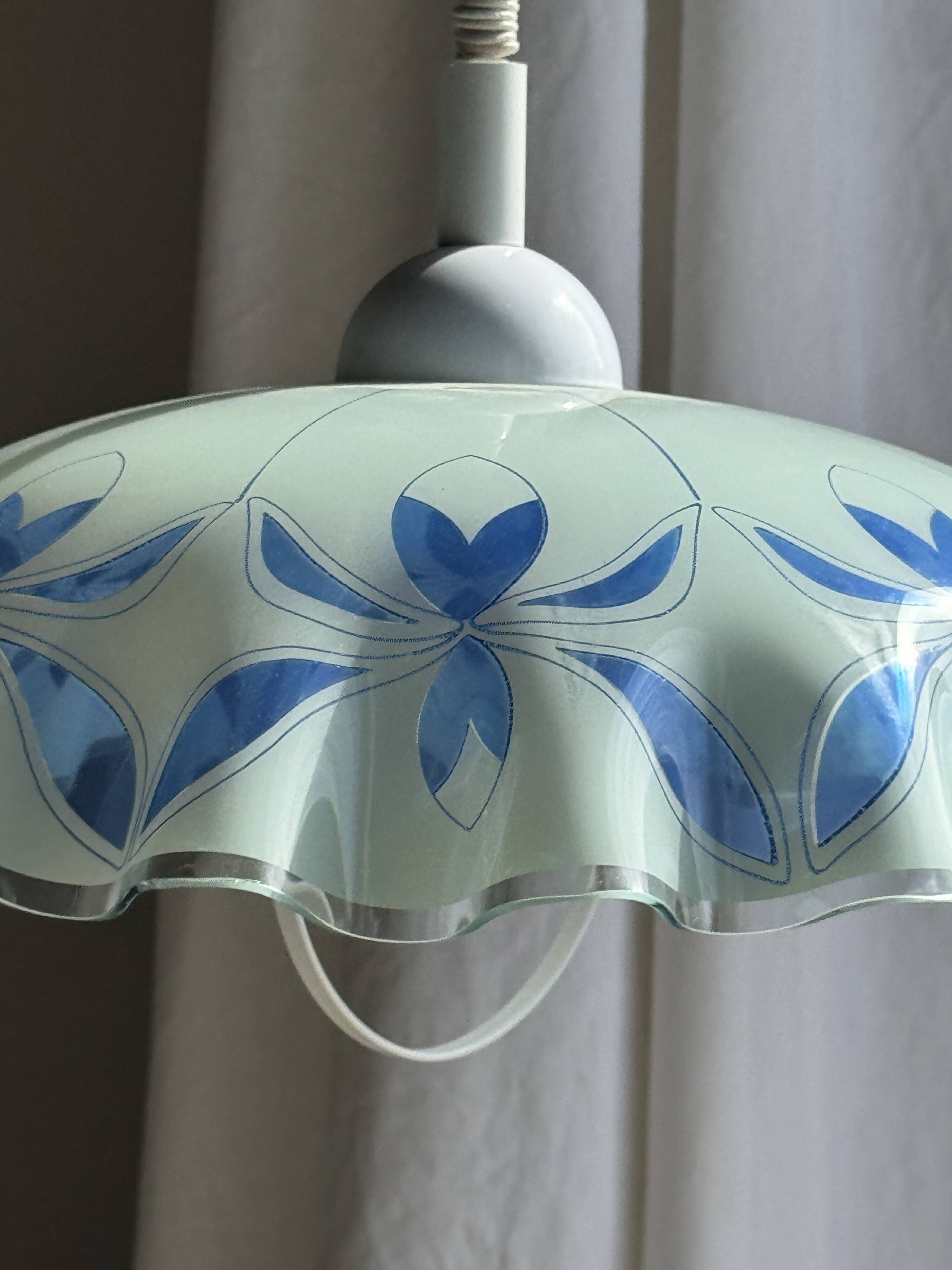 Vintage suspension in white and blue glass with wavy edge D46 H53