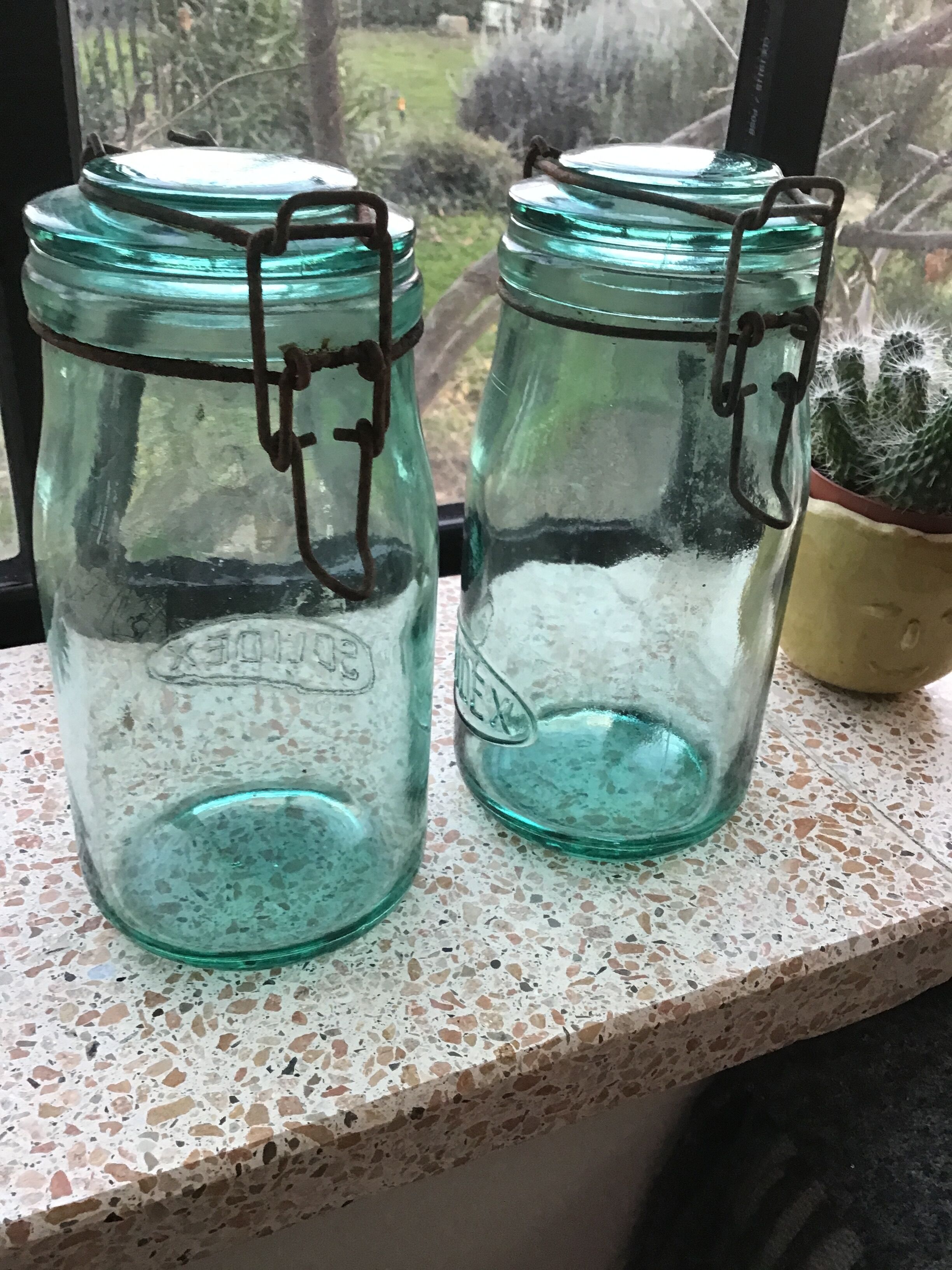 Solidx glass jar