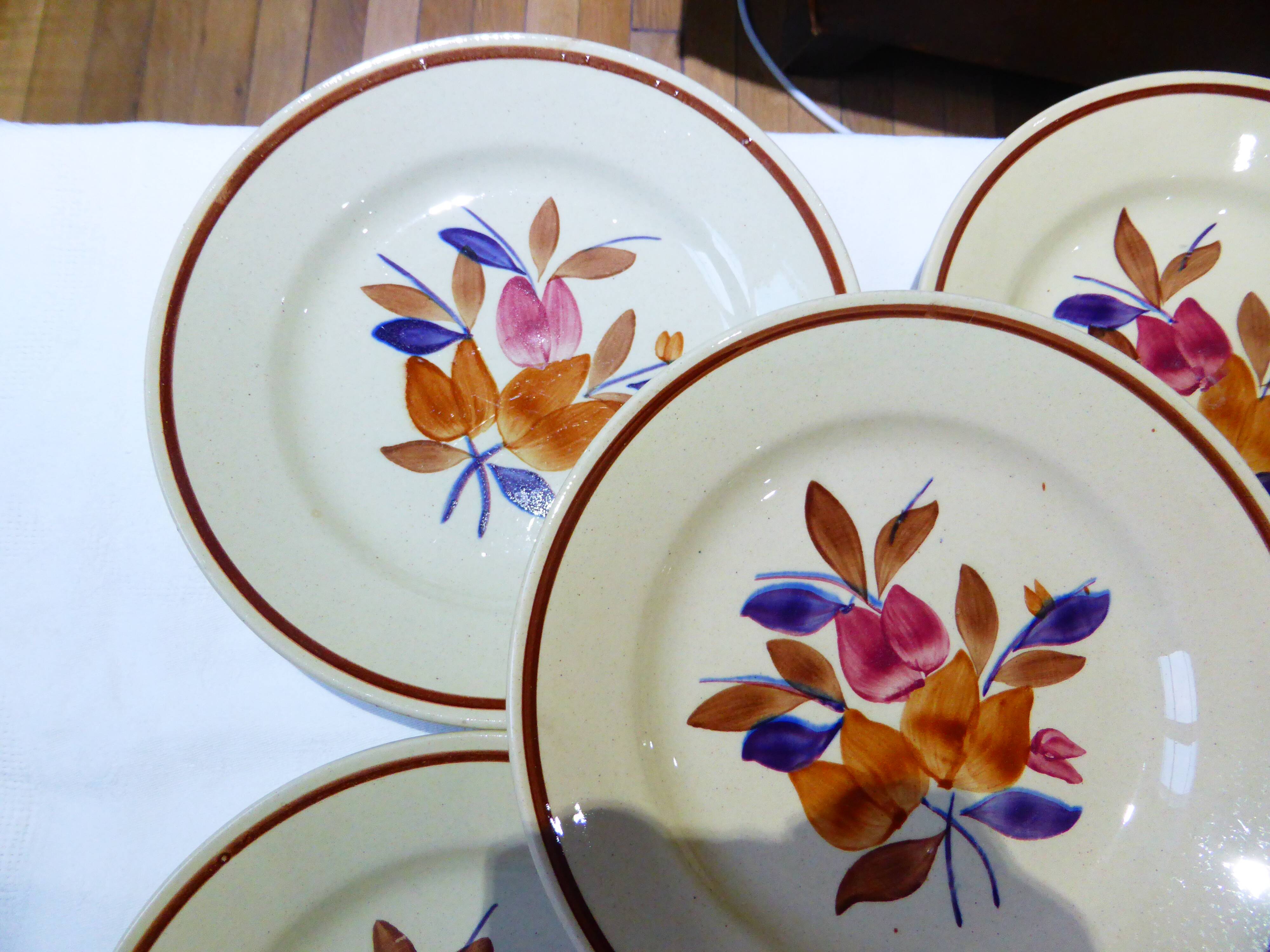 5 assiettes plates