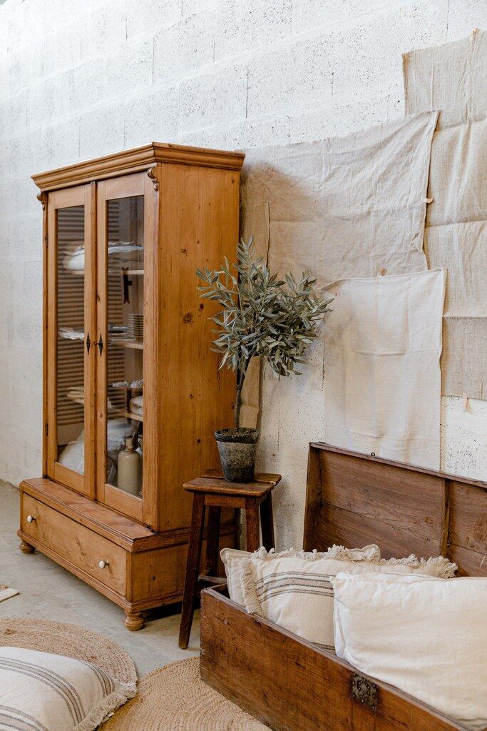 Trunk, dark wood trunk