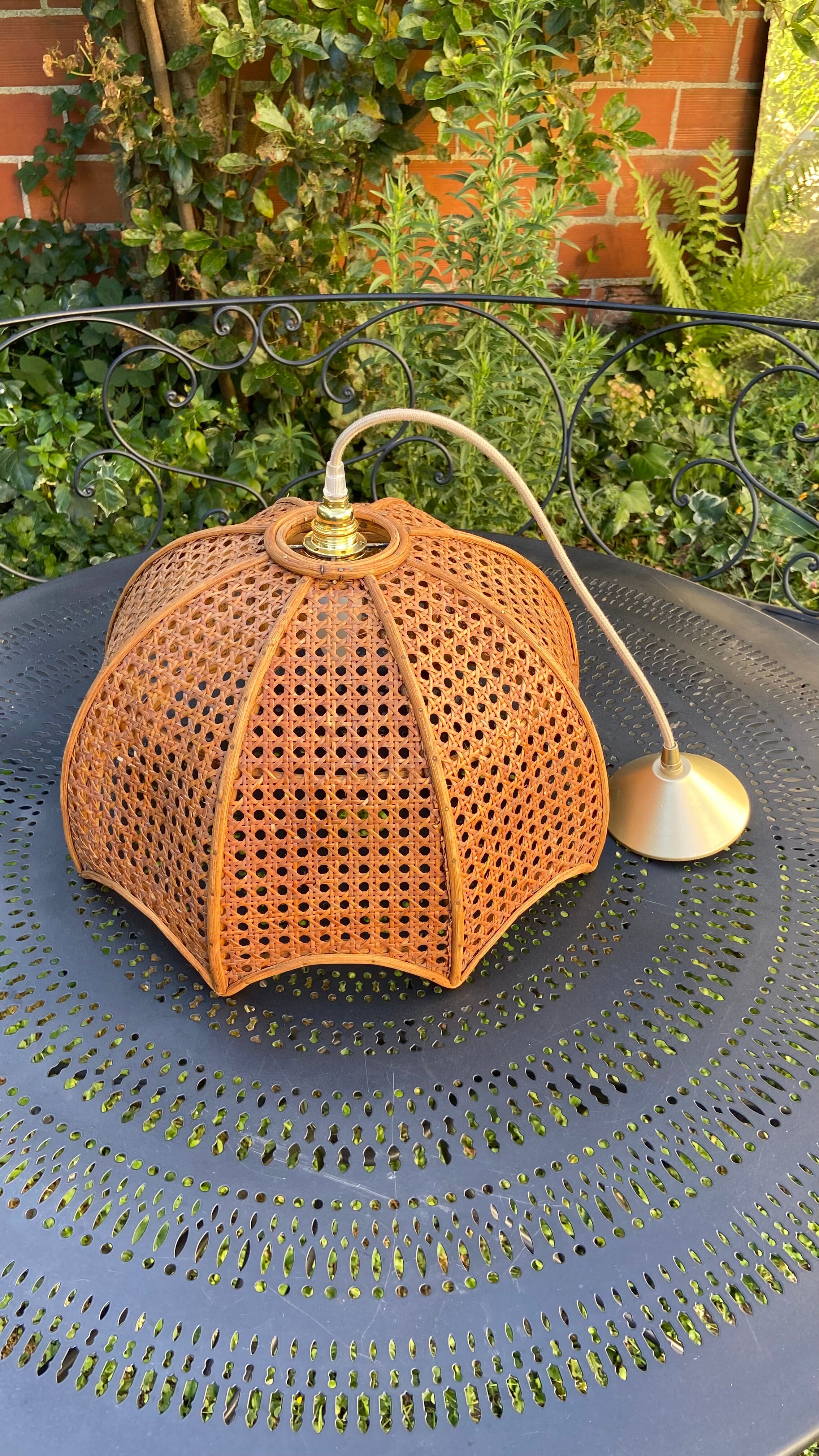 Suspension en cannage et rotin vintage