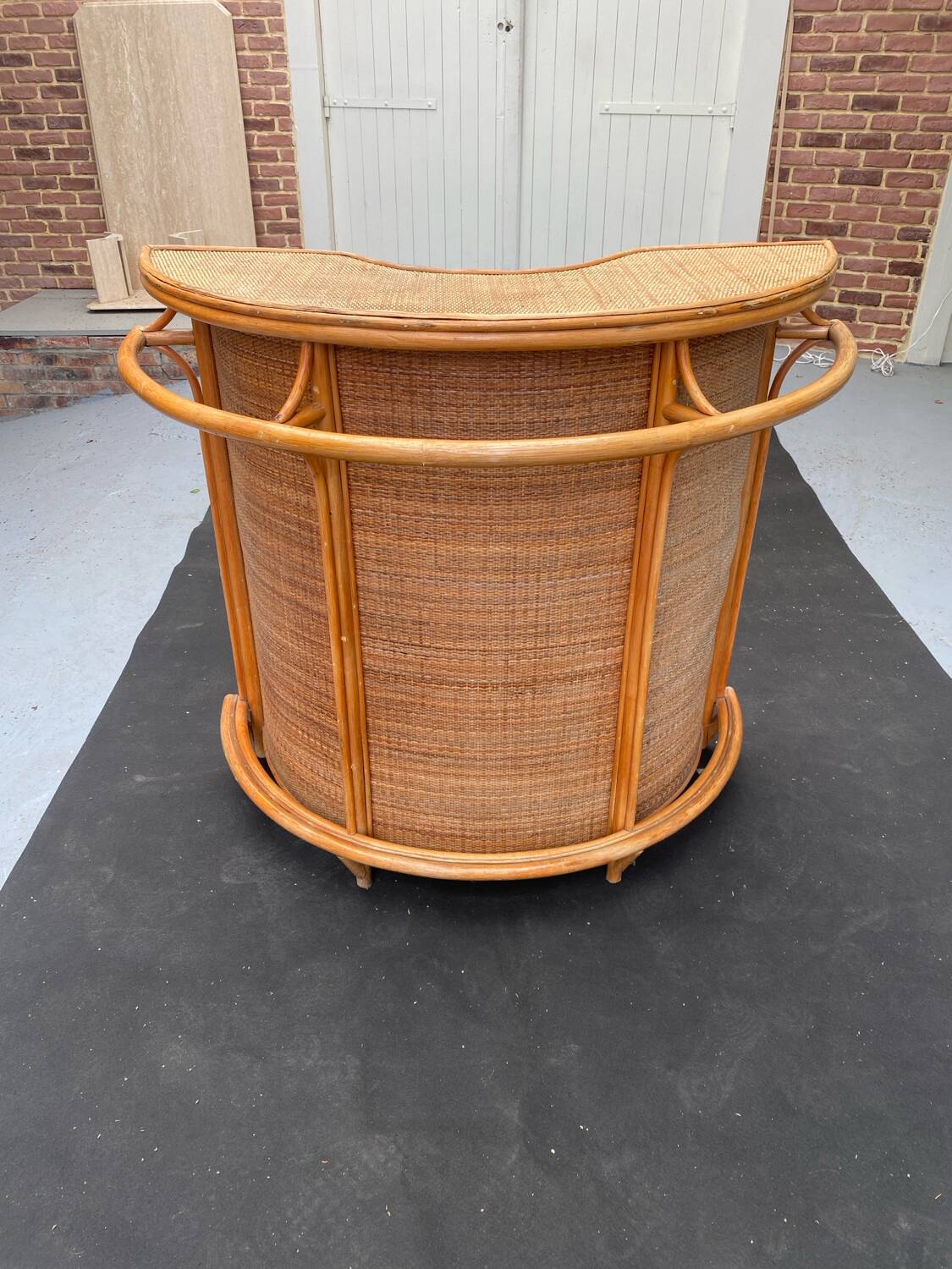 Vintage rattan bar