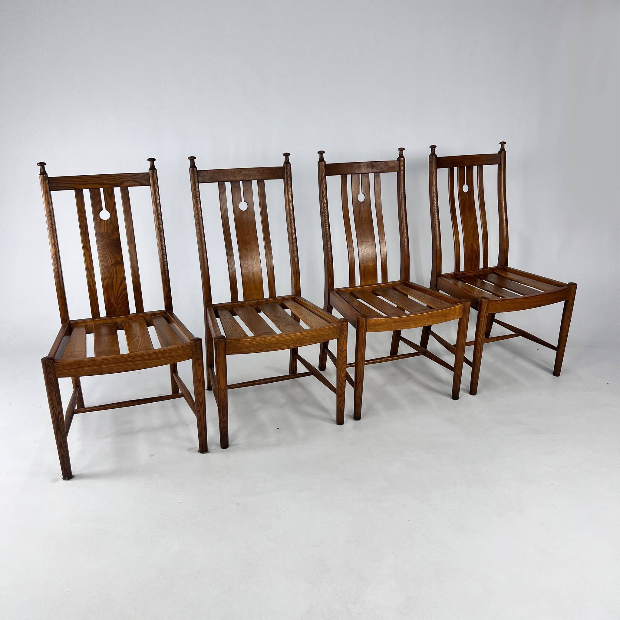 Ensemble de 4 chaises de salle à manger en chêne par Ercol, 1980s