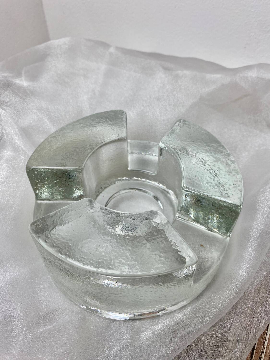 Tea light candle holder