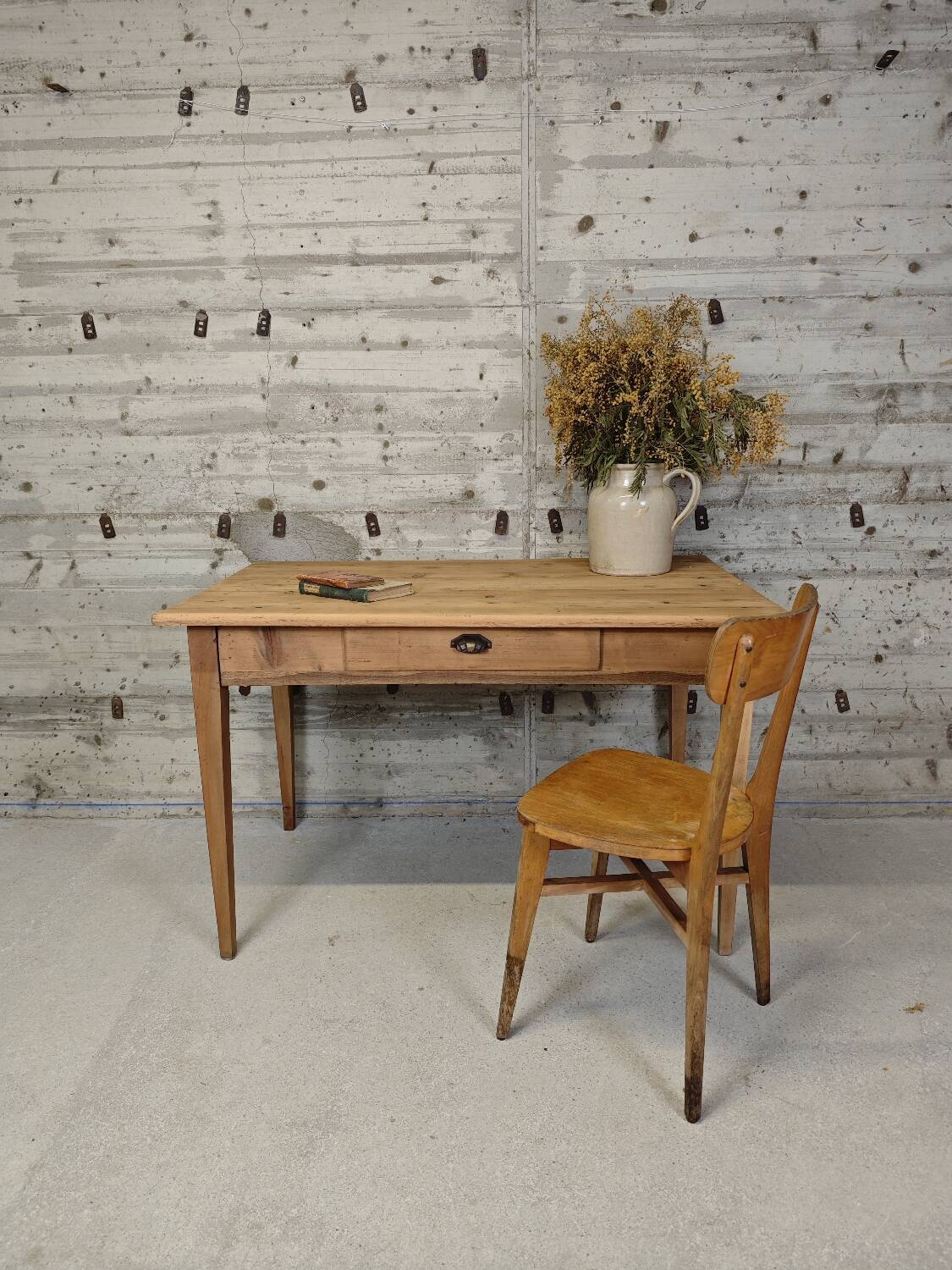 Dining table for 4/6 people