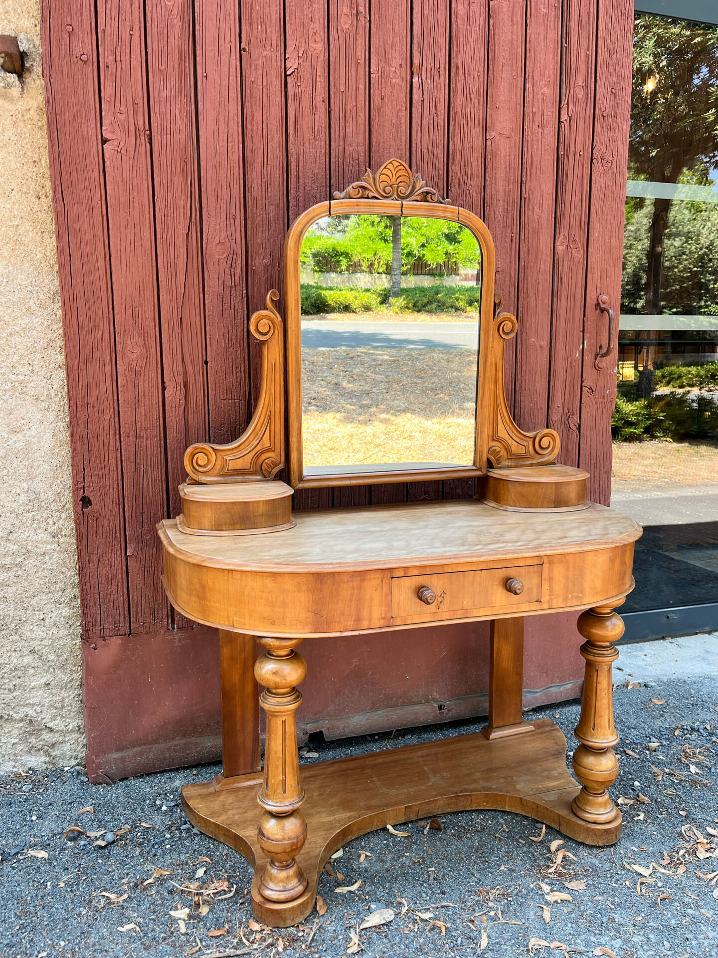 Antique hairdresser