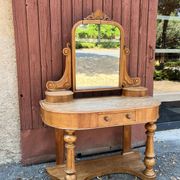 Antique hairdresser
