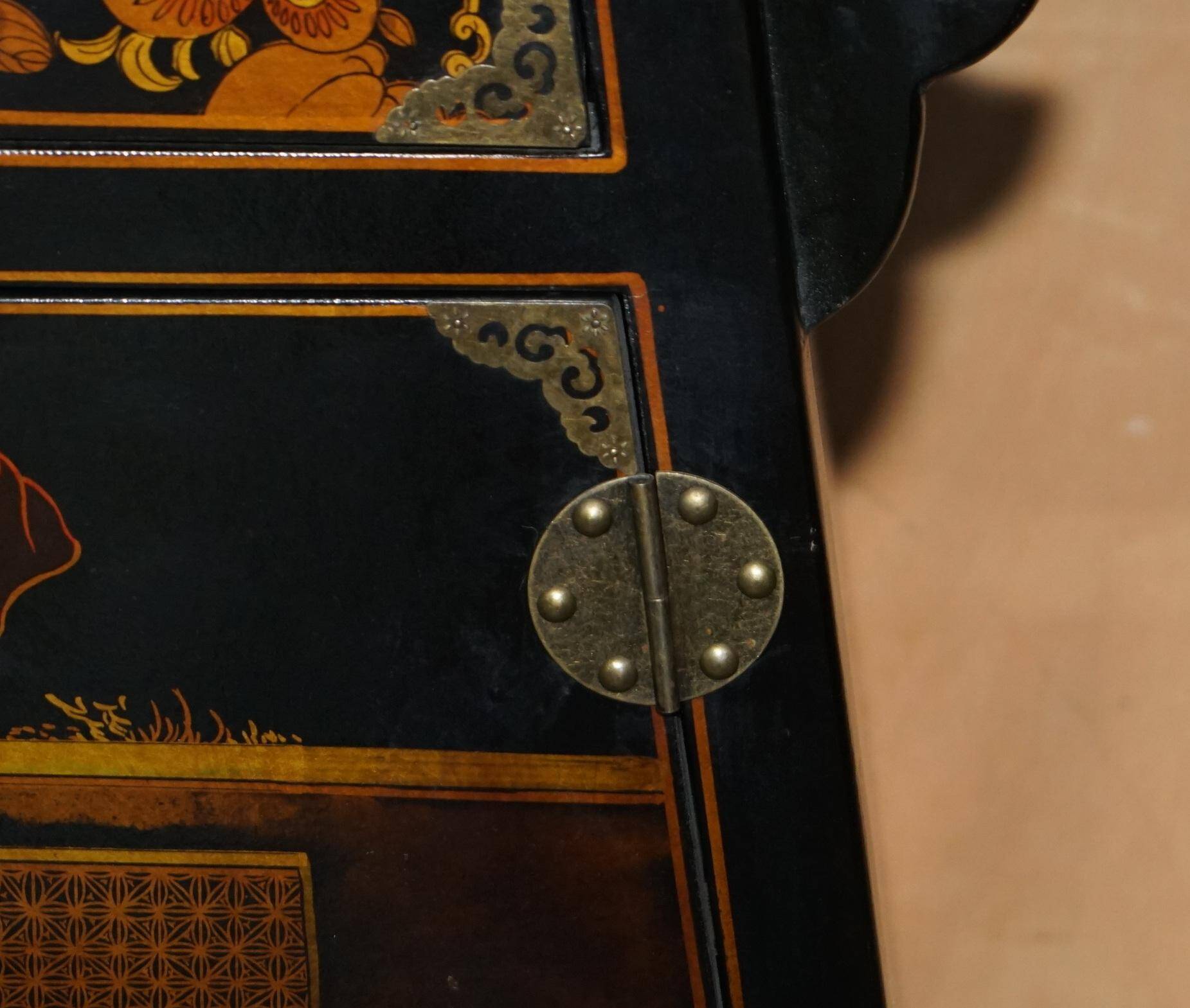 Chinese buffet mid-20th century pagoda temple style