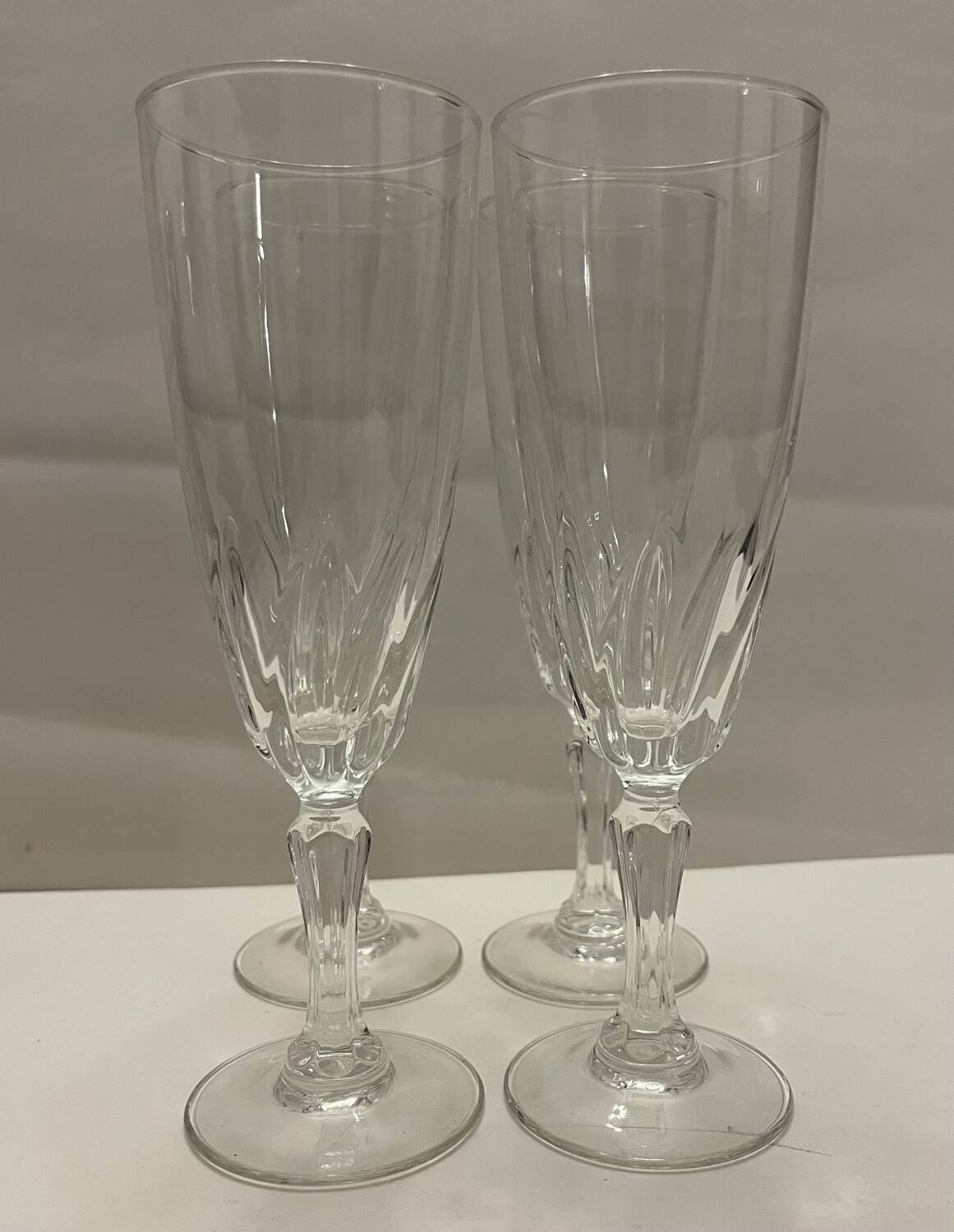 4 champagne flutes