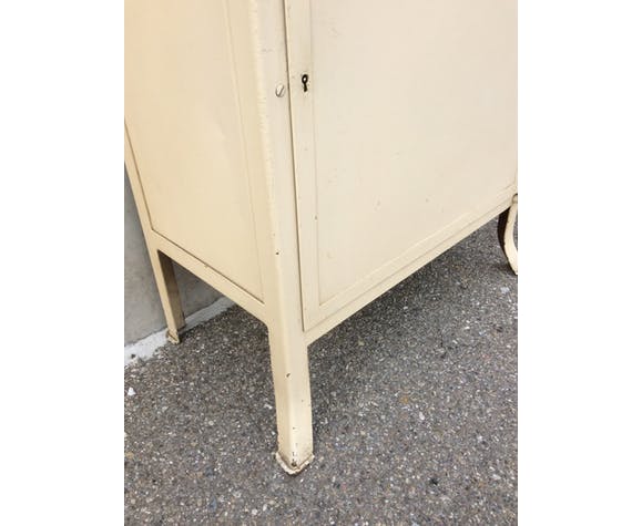 Medical cabinet metal medicine vintage 1960
