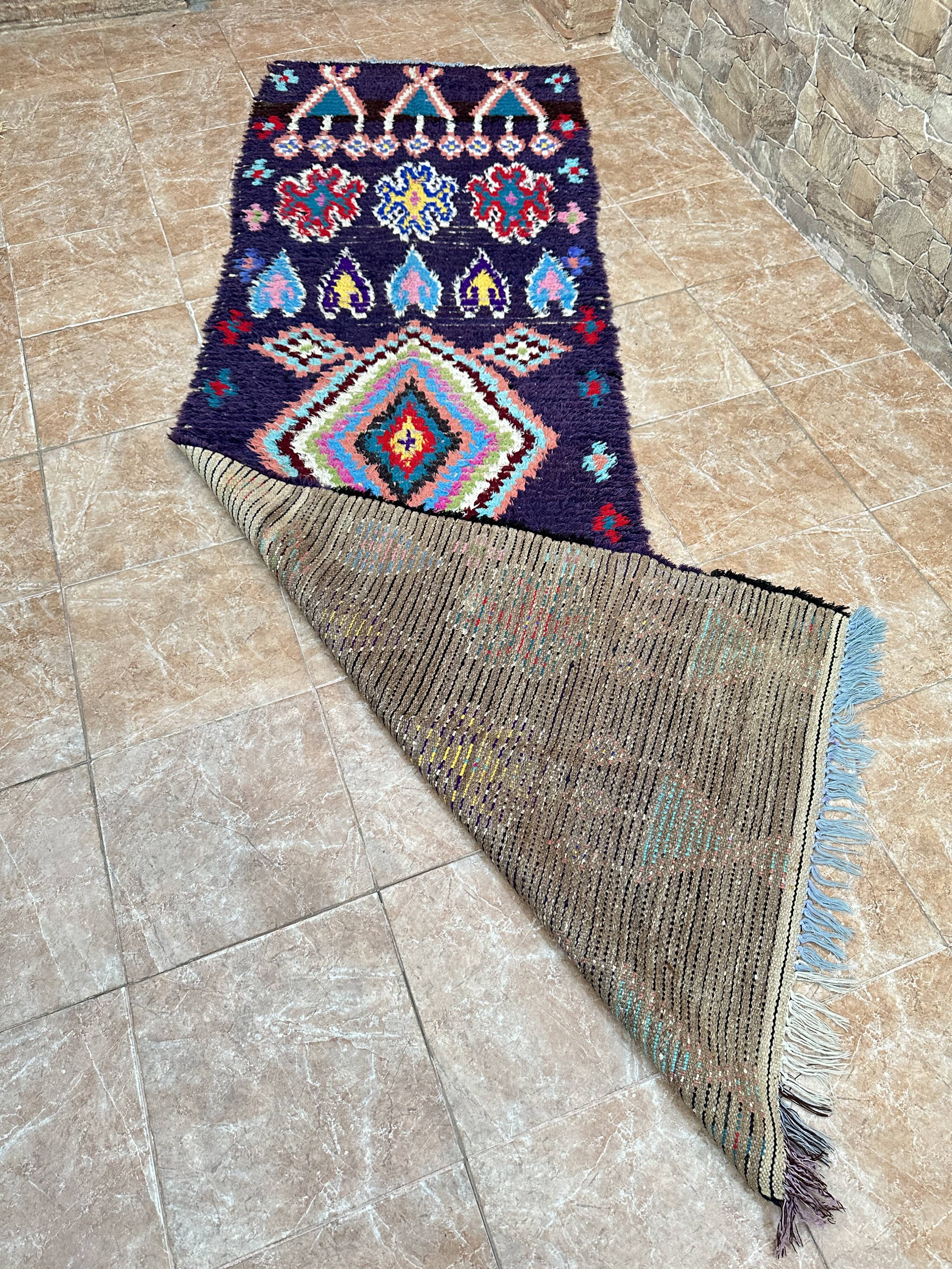 Vintage Boucherouite hallway runner: Moroccan Berber rug
