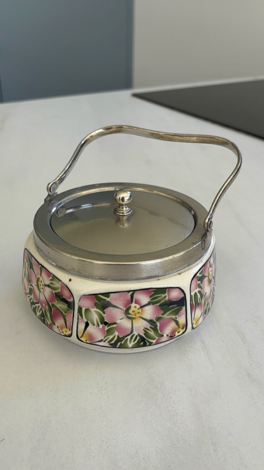Bonbonnière art déco céramique décor floral – sucrier avec anse métal