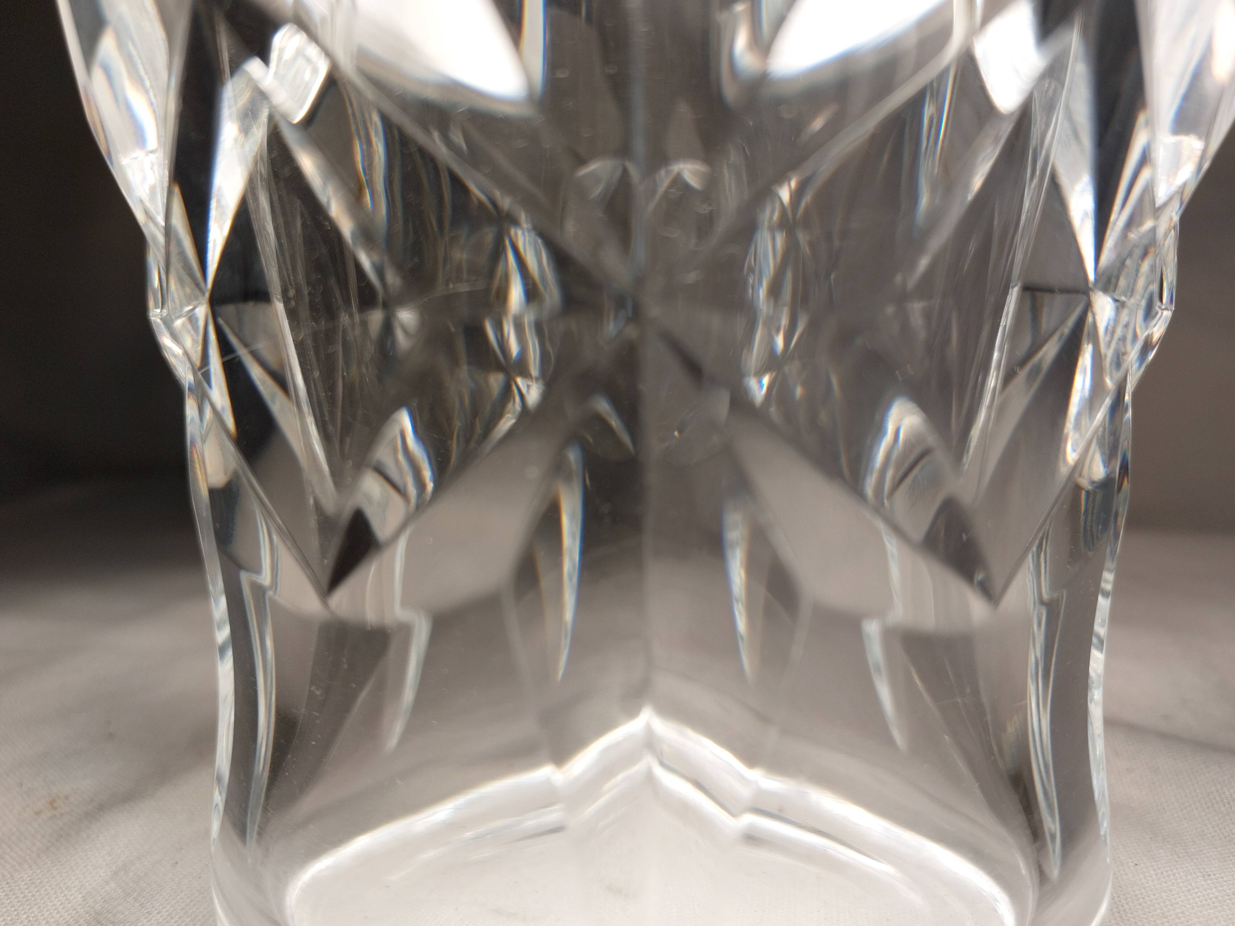 Baccarat crystal vase with chiseled motifs