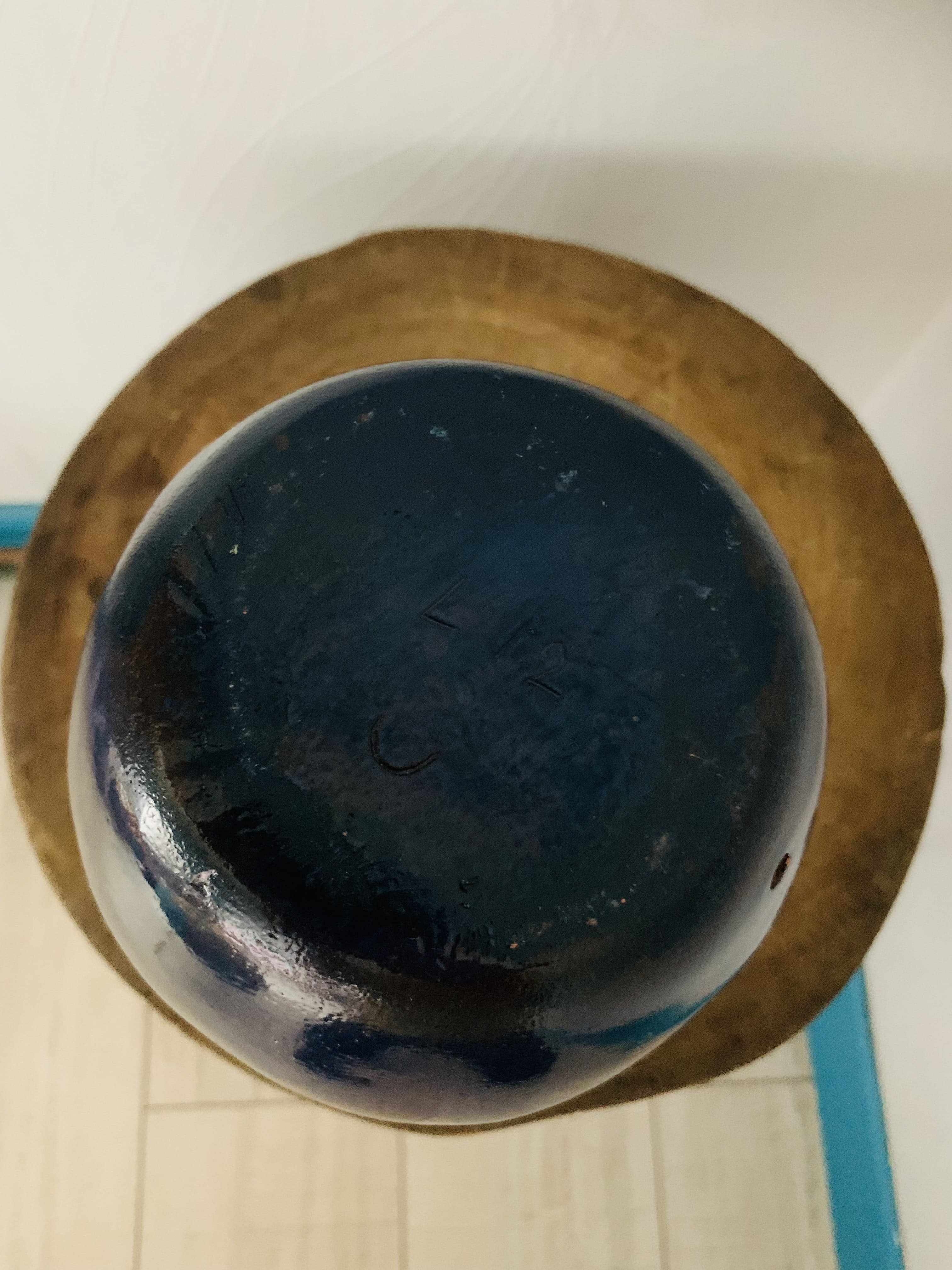 Ceramic vase decorated with birds