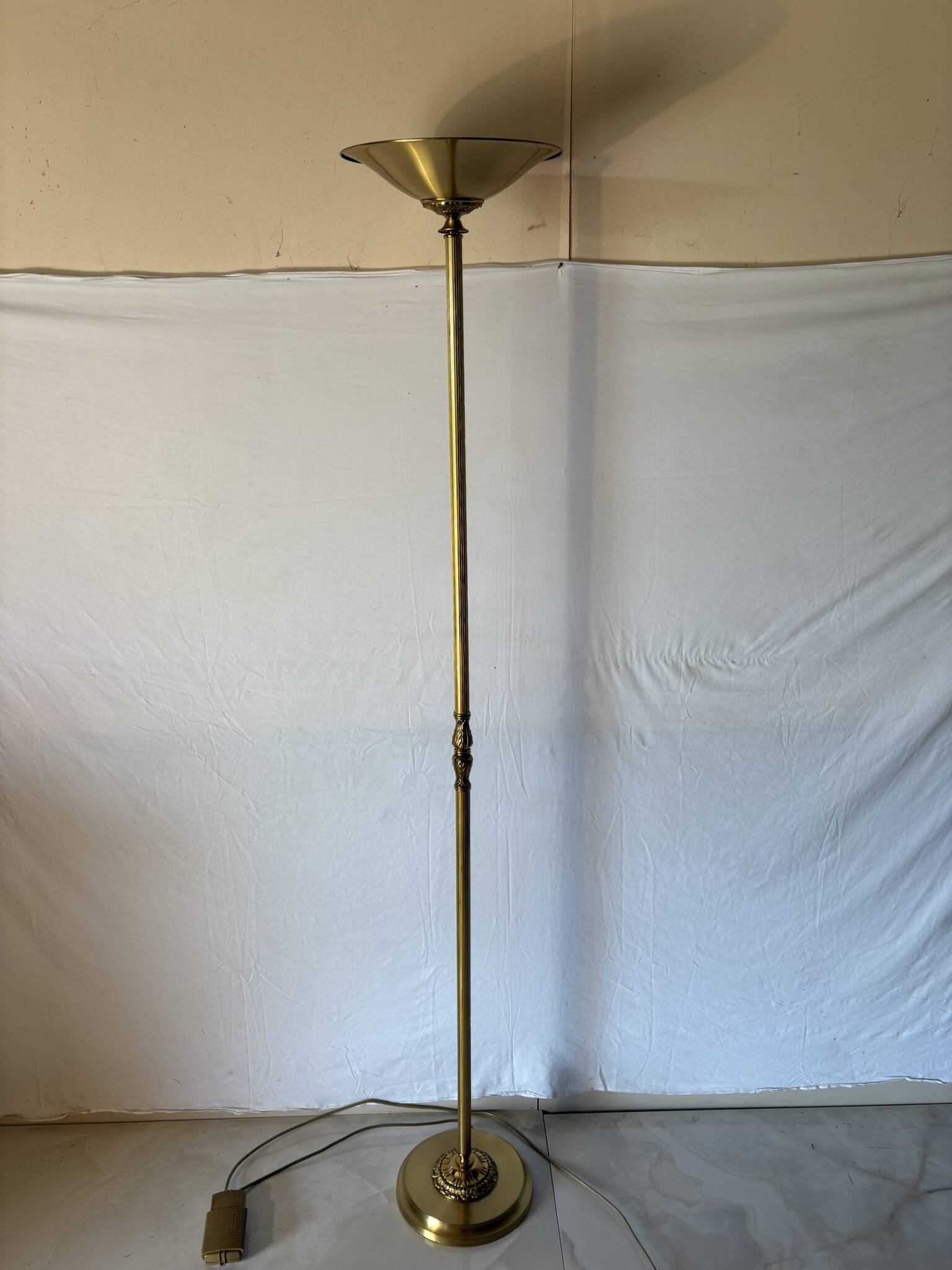 Brass torchiere floor lamp with neoclassical decoration – Empire style