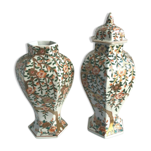Paire de vase balustre en porcelaine