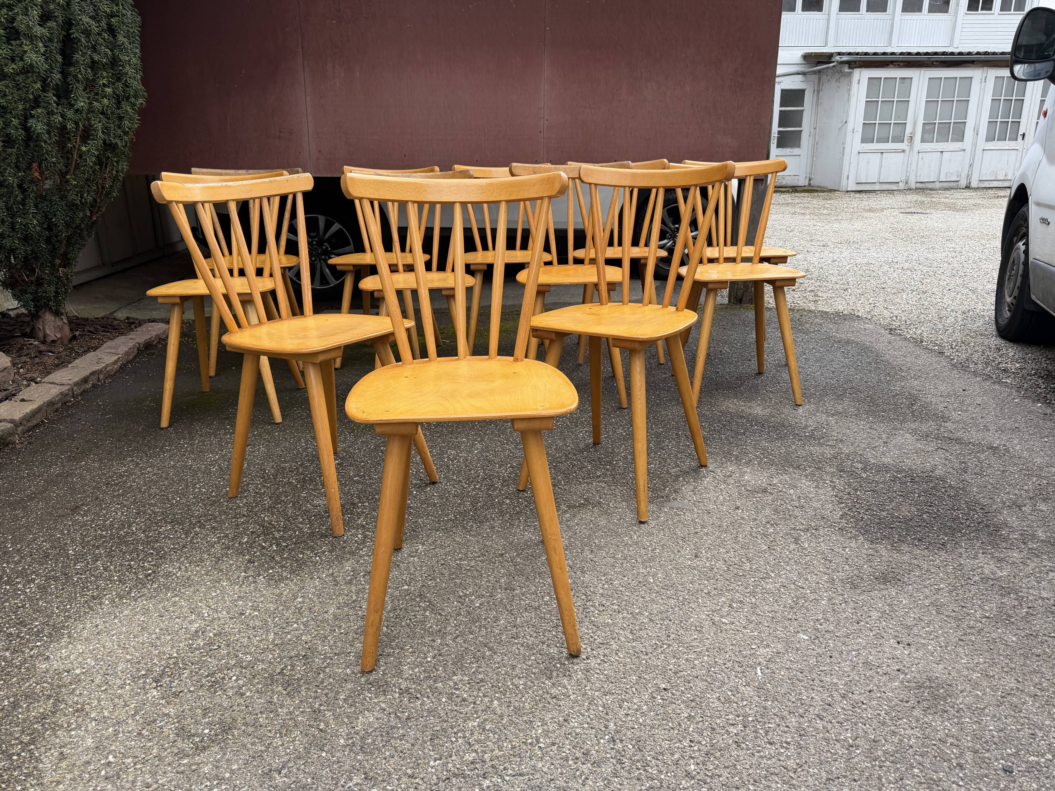 12 Scandinavian-style bistro chairs