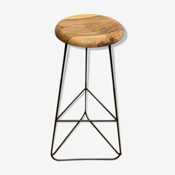 Tabouret de bar en acier et noyer