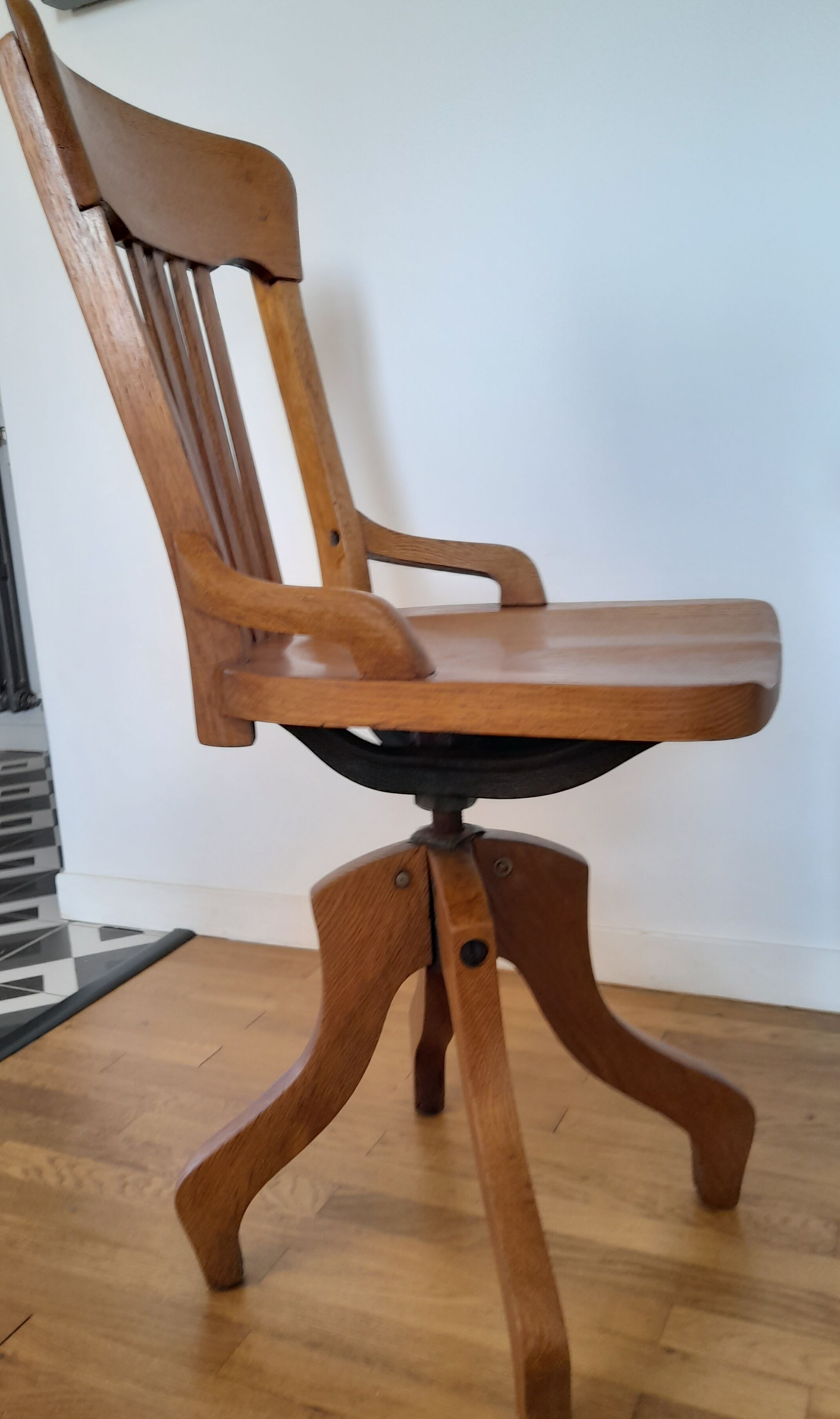 American office chair from the 30s