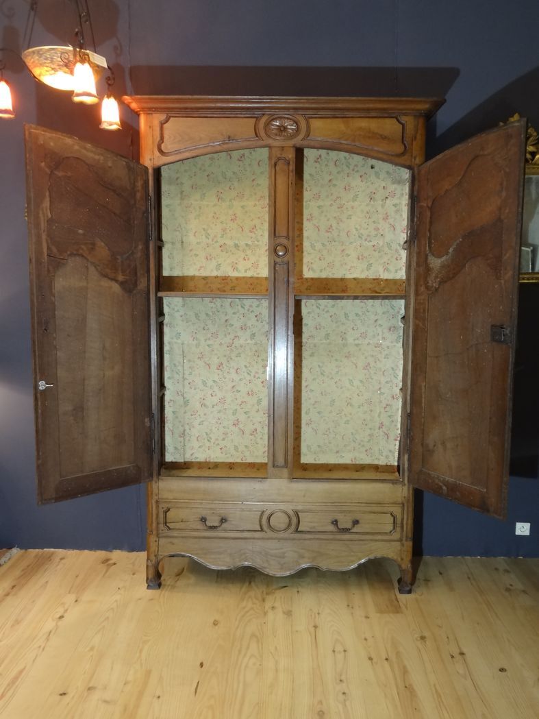 Louis XV period oak cabinet 1.57 x 2.53 m