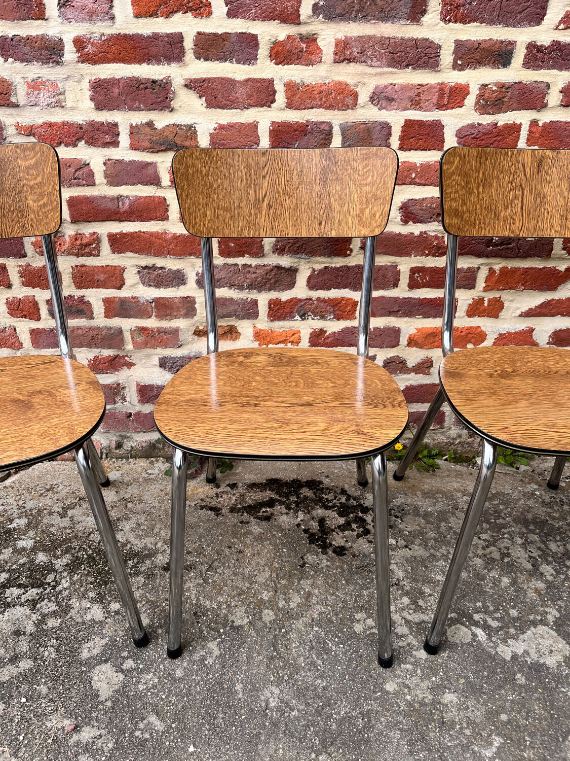 Set of 4 formica chairs