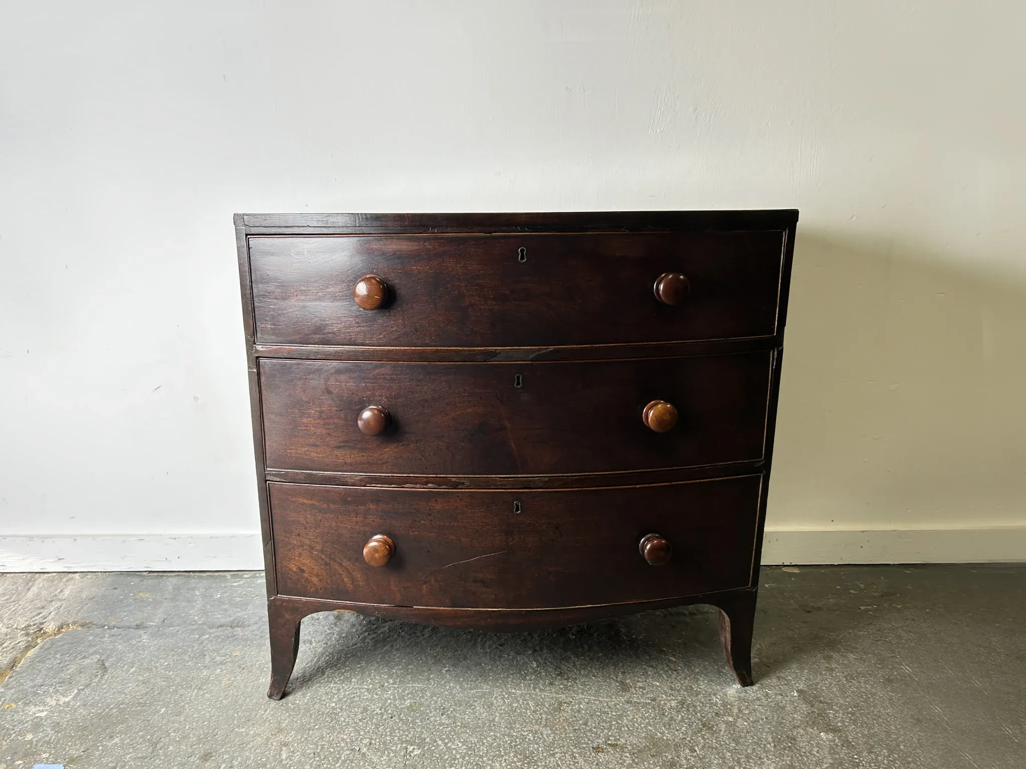 Antique Mahogany Bow Front Chest of 3 Drawers Georgian c1800-1830 Splay Fee