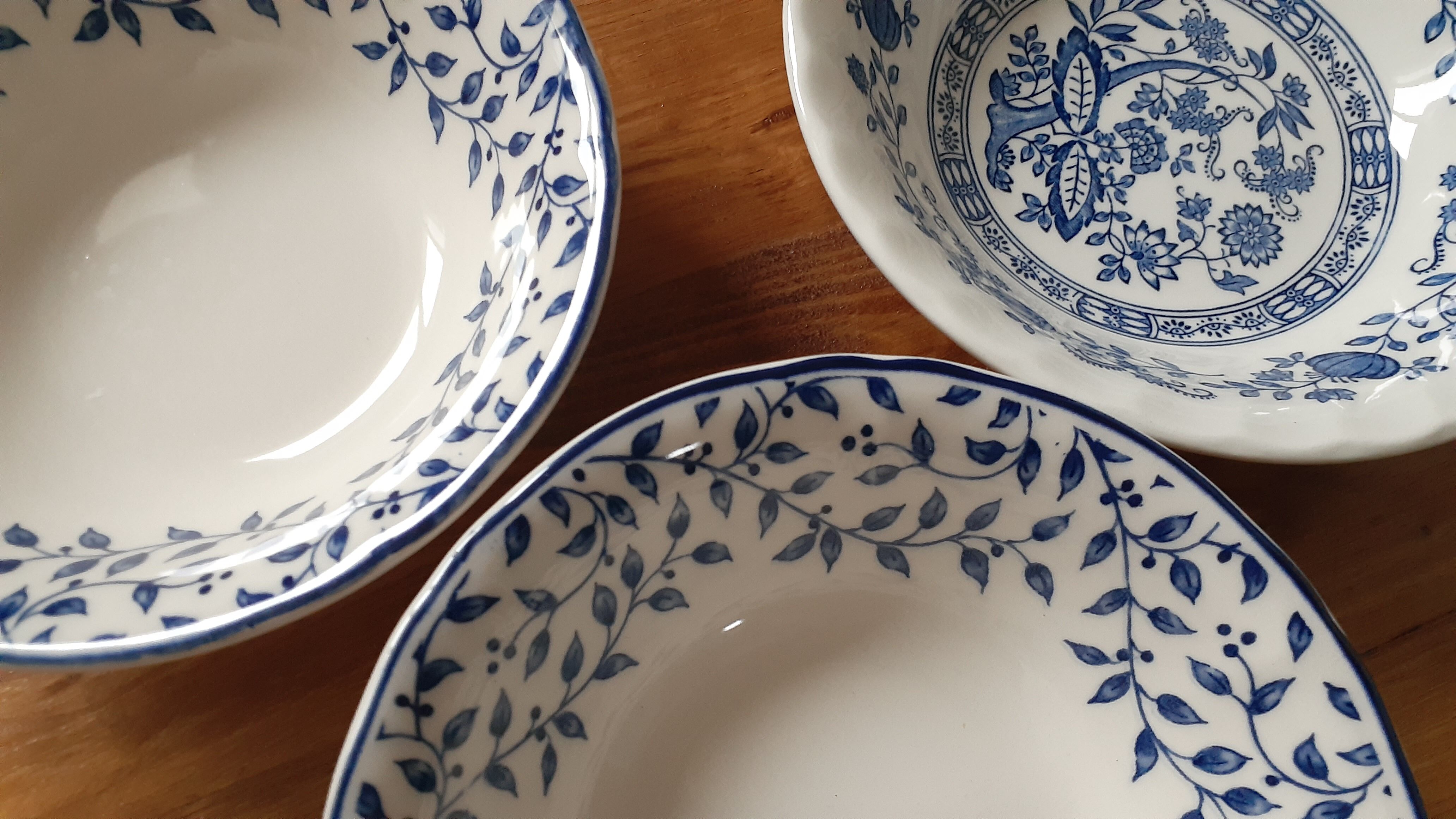 3 bowls and 5 blue plates