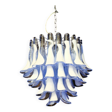 Lampadario con vetri petali di Murano fatti a mano