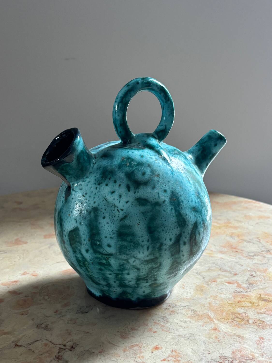 Pichet boule, gargoulette en céramique