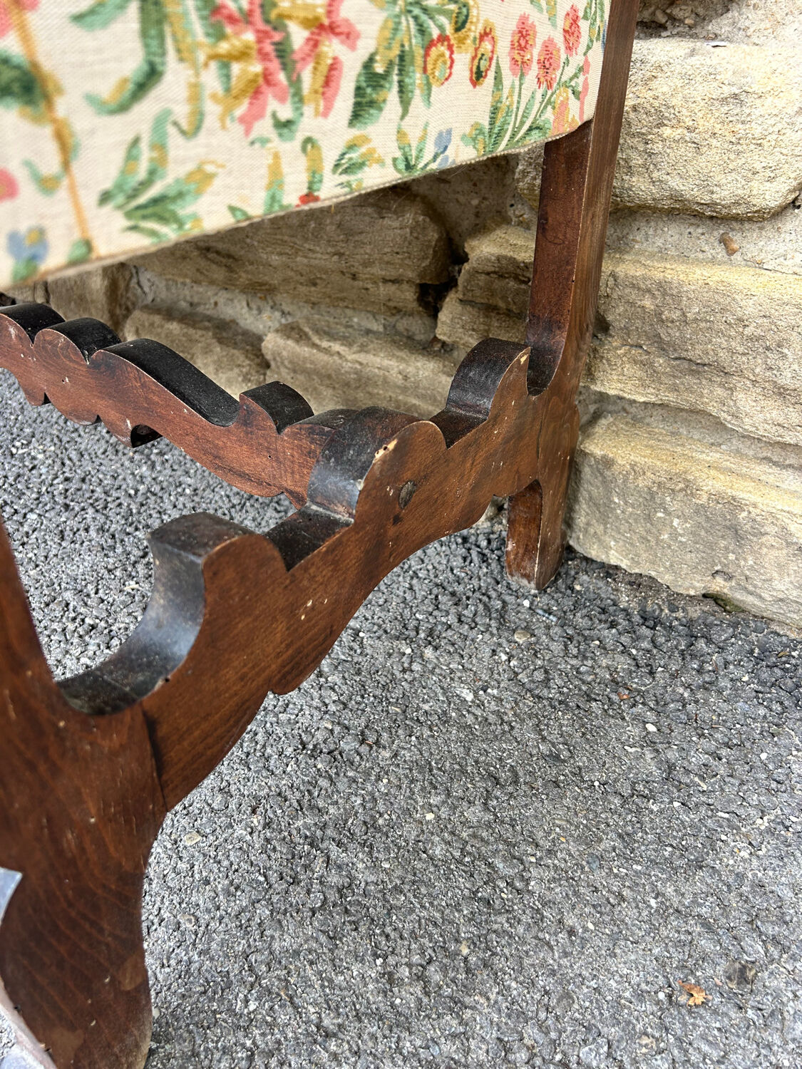 Provençal bench in solid wood and floral fabric