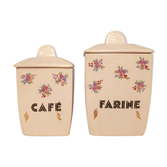 Duo of spice pots