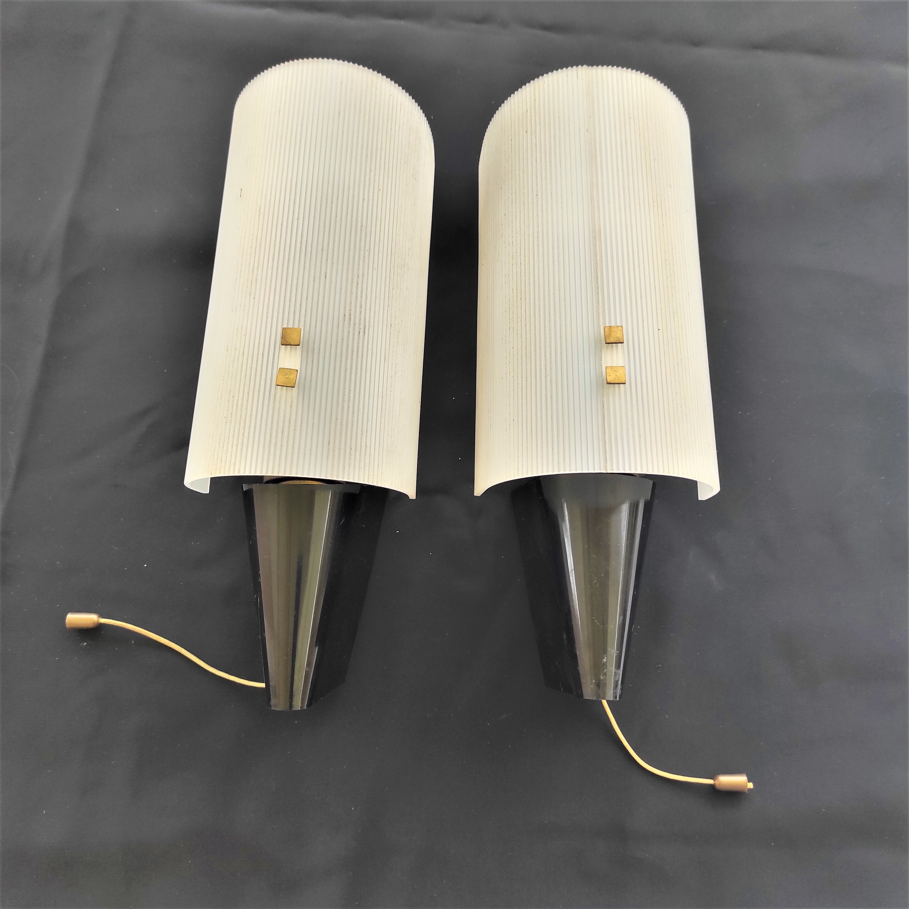 Pull wall lamps