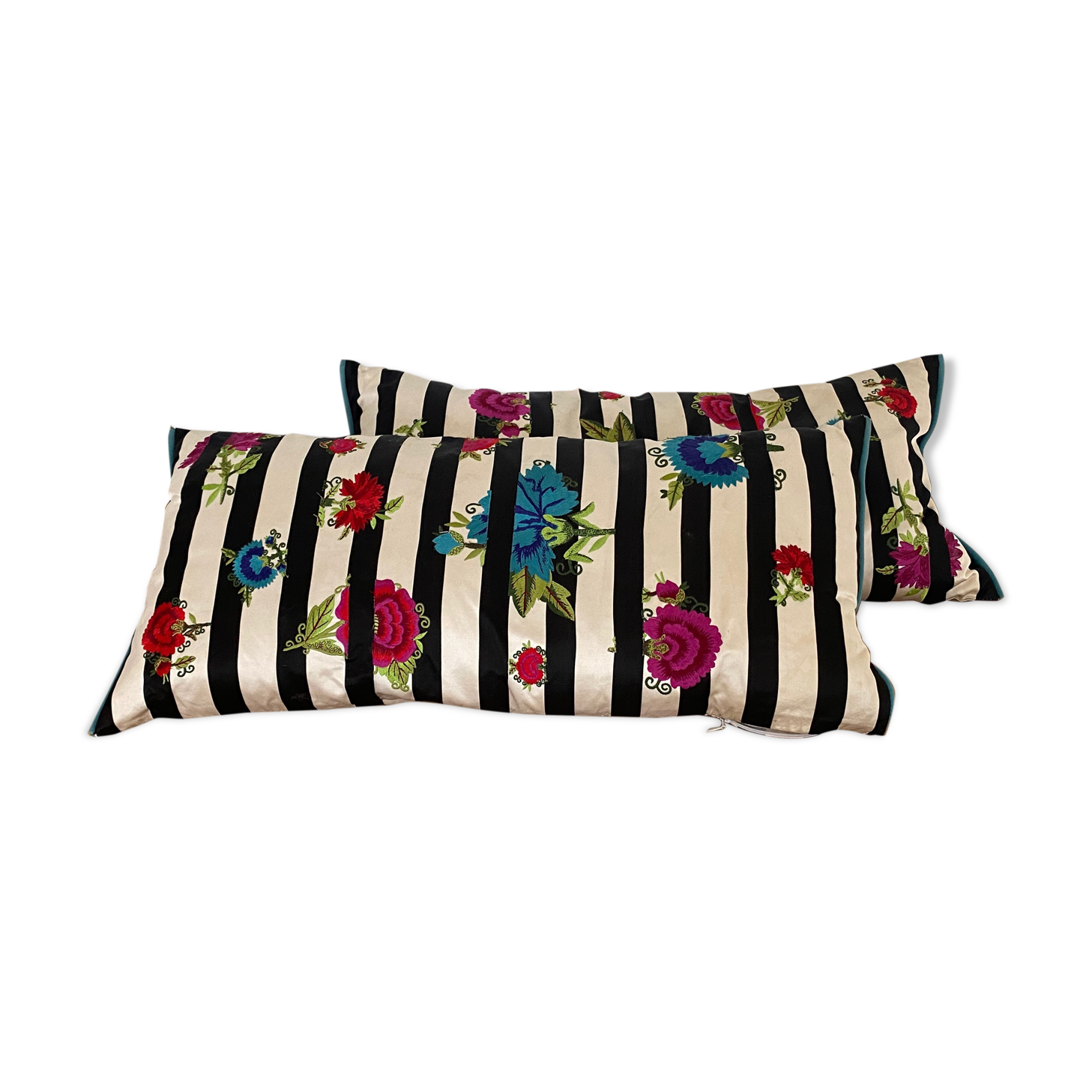 Lot of 2 cushions in the evening embroidered christian lacroix