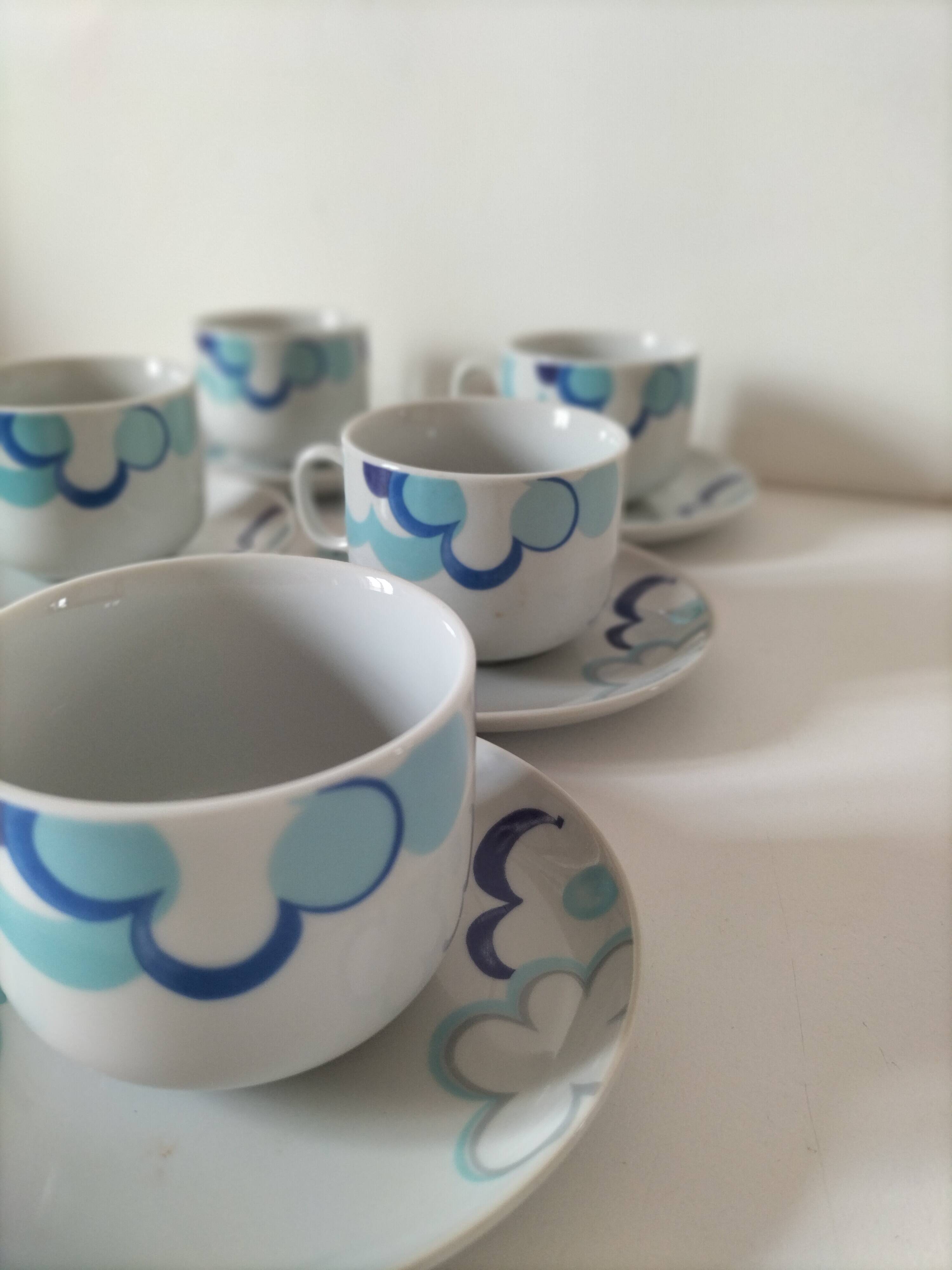 6 vintage cups and 6 saucers with blue cloud decoration by Chriss G.