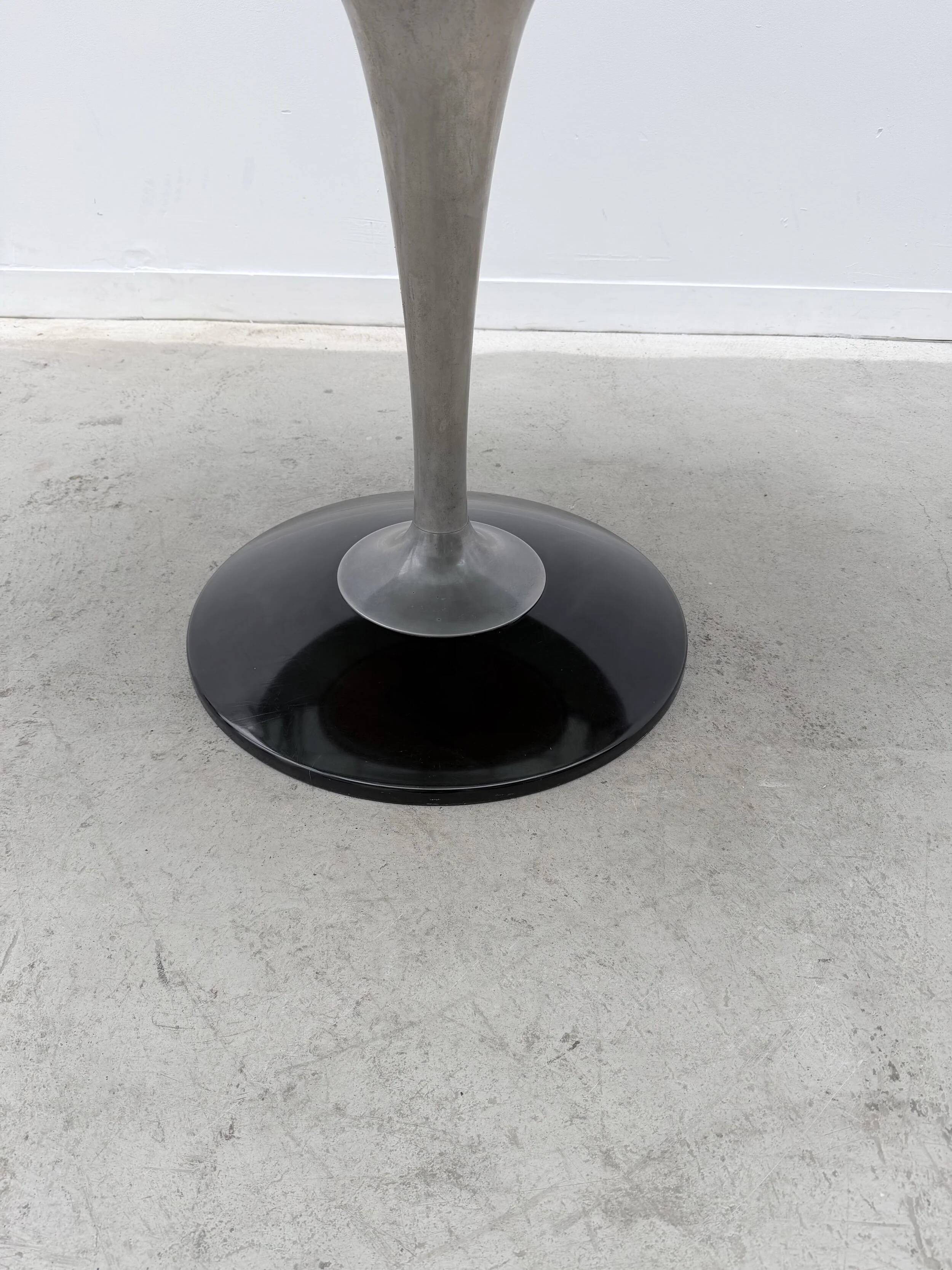 Tulip oval table by Chromcraft in plexiglass and aluminium, USA 1970.