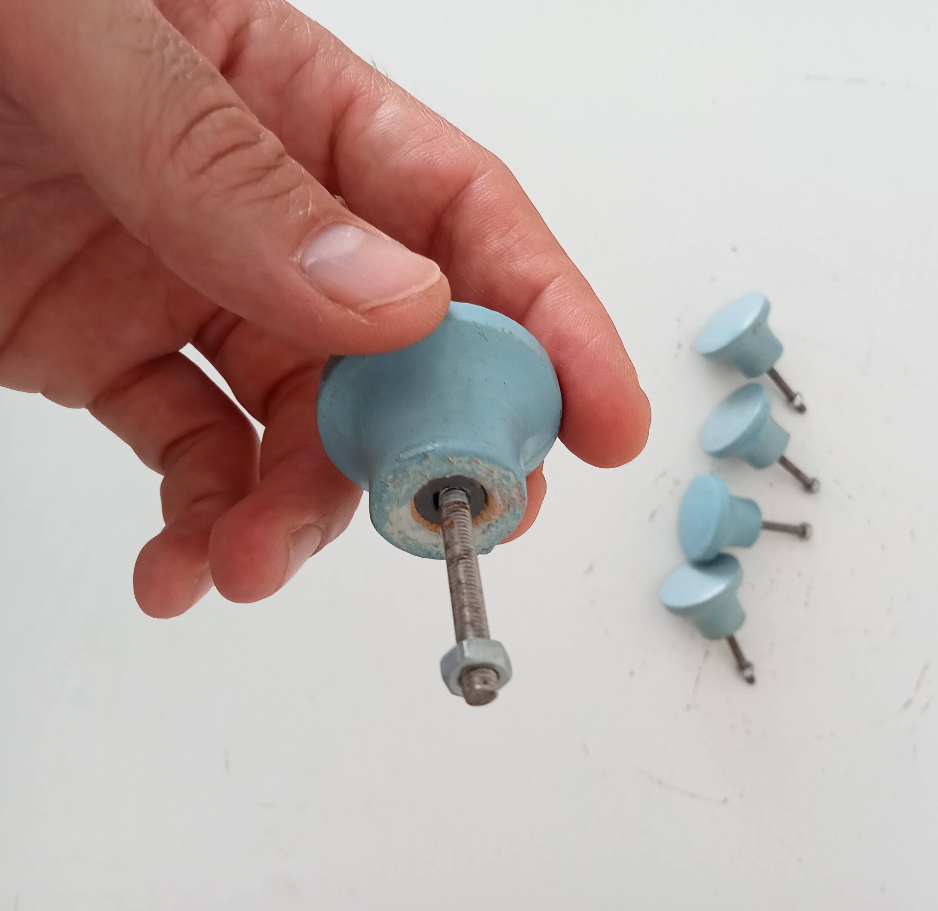 Paire de boutons de meubles vintage en bois