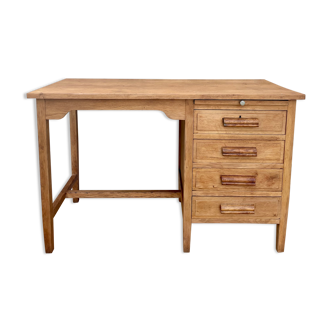 Ancien bureau de dactylo