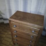 Country style chest of drawers